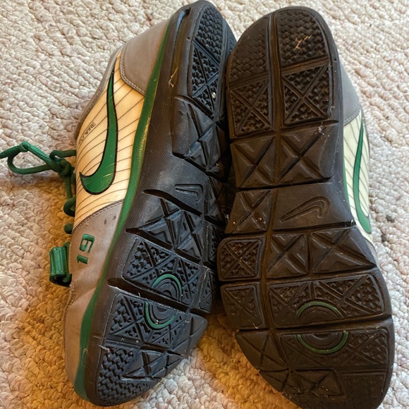 Nike ID size 11 sneakers green white grey - Picture 3 of 6